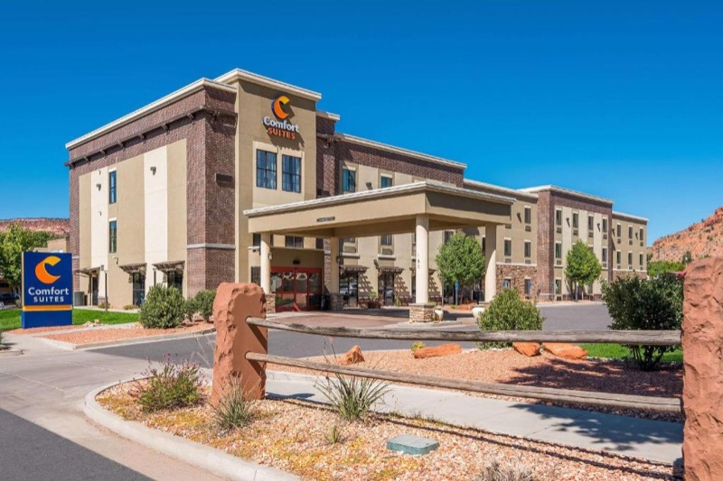 Comfort Suites